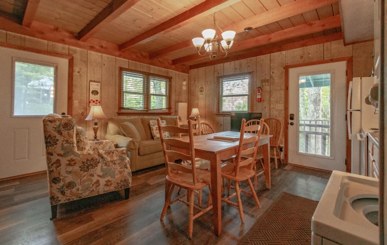 Swiss Mountain Village Blowing Rock Exterior photo